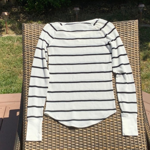 PINK Victoria Secret long sleeved top - Picture 4 of 9